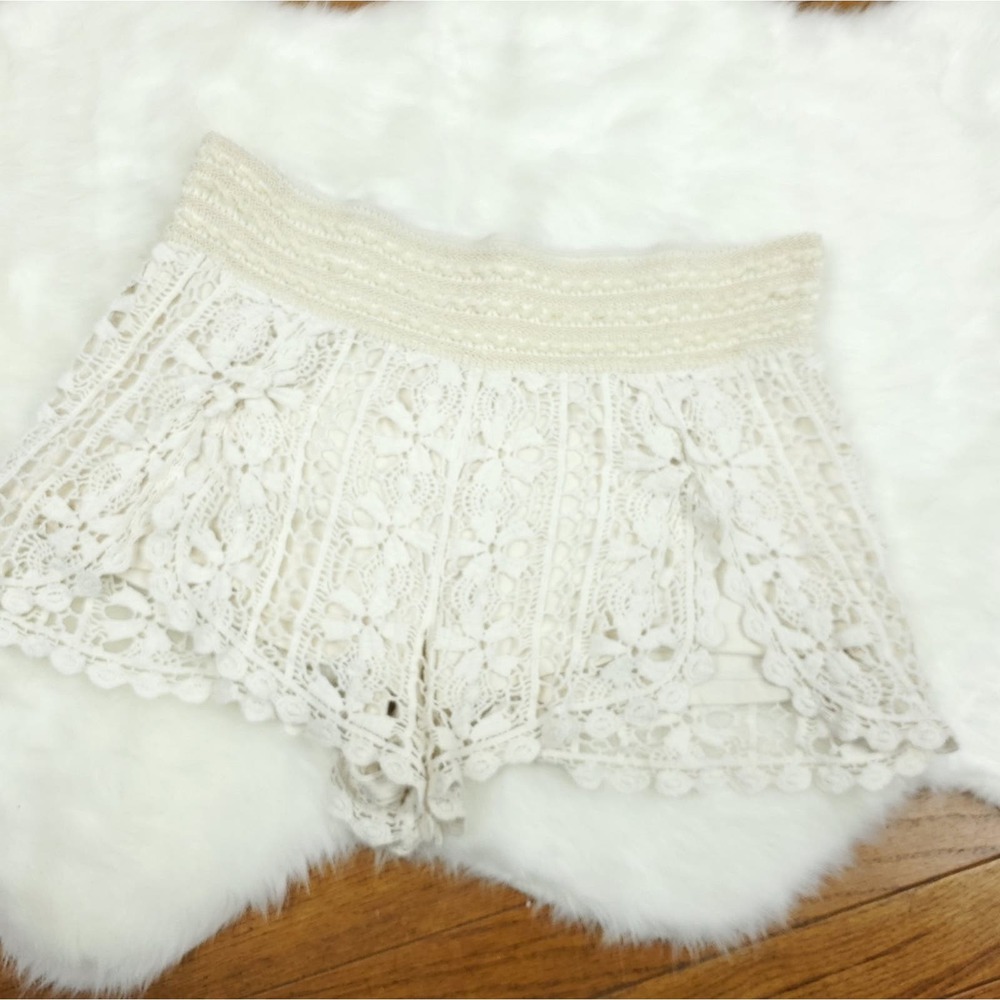 Topshop size 6 crochet lace cream shorts